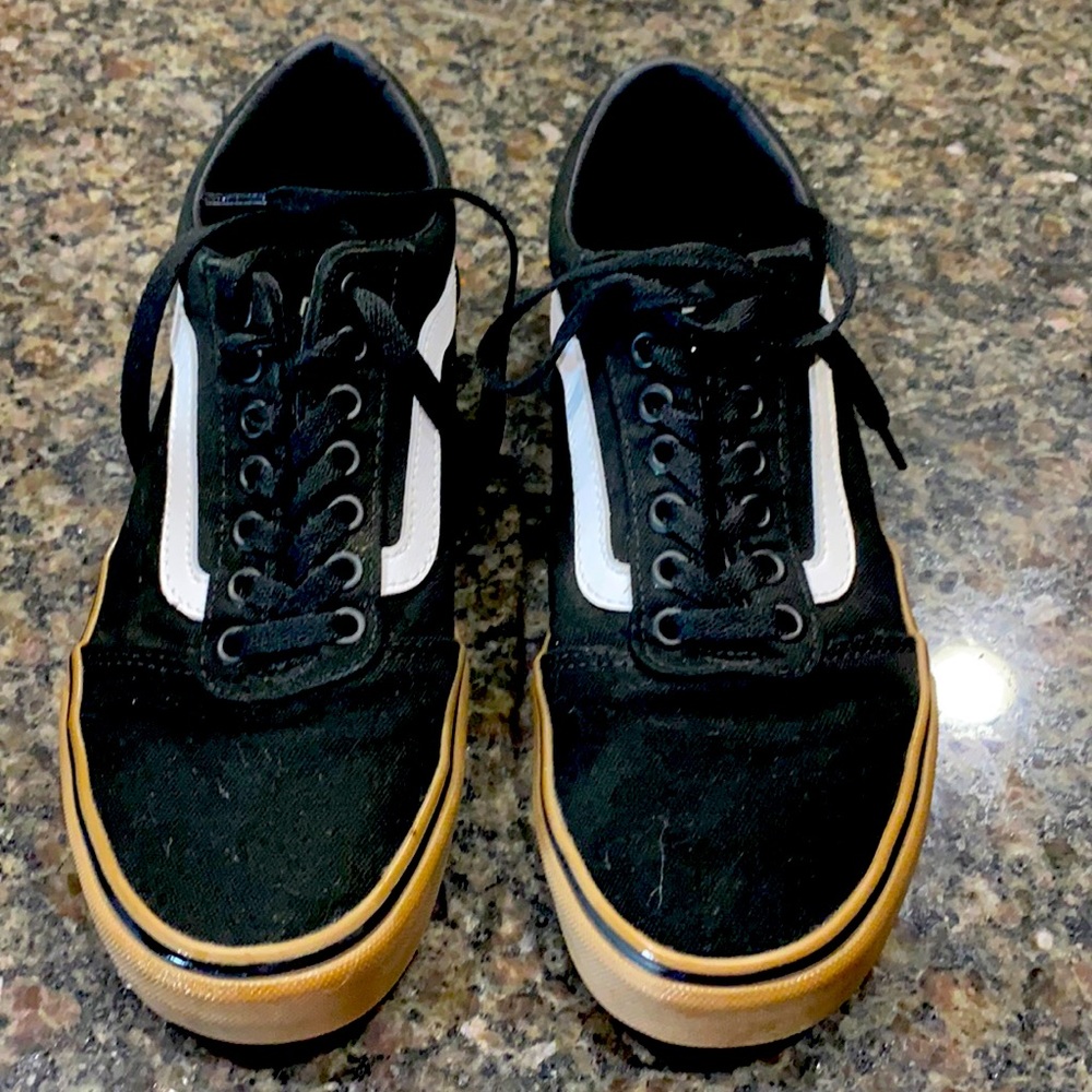 Low cut black canvas Vans